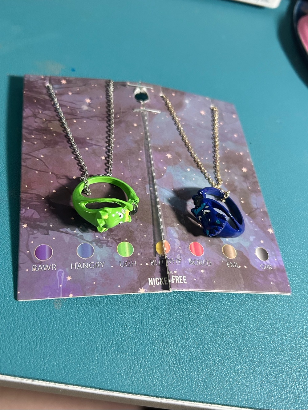 NWT Dino Mood Ring Best Friends Necklace Set